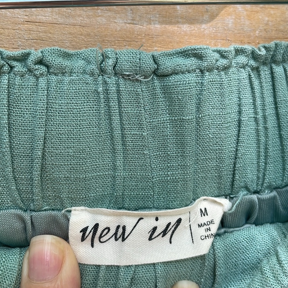 Ruffled Shorts with lining and pockets- size M - Picture 5 of 8